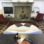 Historic House By The La Renee Casa Дом отдыха *