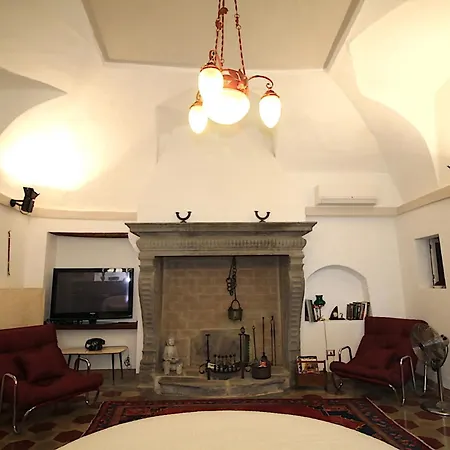 Historic House By The La Renée Casa