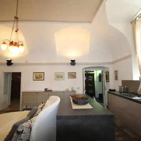 Historic House By The La Renee Casa *