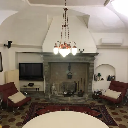 Historic House By The La Renée Casa