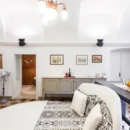 Historic House By The La Renee Casa *