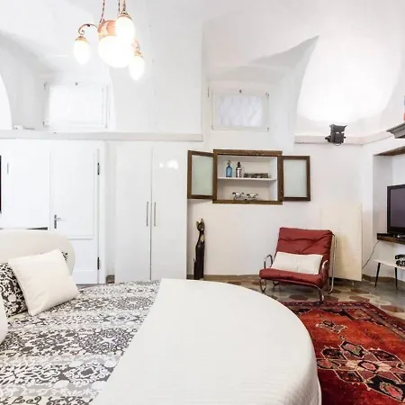 Historic House By The La Renee Casa Vakantiehuis *