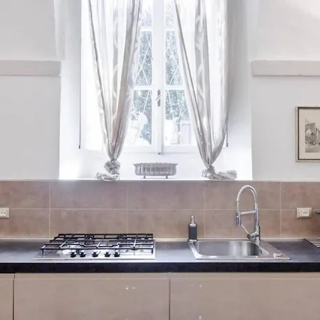 Historic House By The La Renee Casa Vakantiehuis *