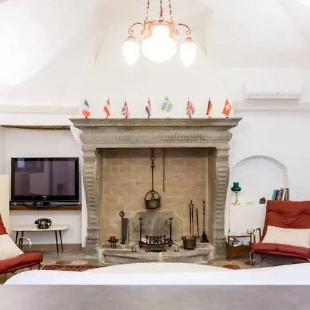Historic House By The La Renee Casa Vakantiehuis *