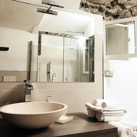 Historic House By The La Renee Casa Vakantiehuis